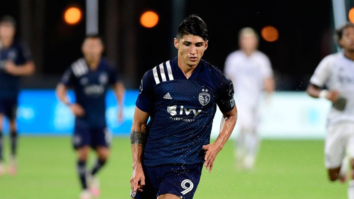Peter Vermes confirma que Alan Pulido jugará en el Sporting Kansas City vs NY Red Bulls