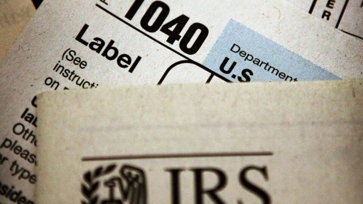 formato de solicitud de devoluciónd e impuestos del IRS
