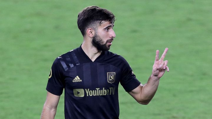 Diego Rossi en duelo de Concacaf Champions League con LAFC.