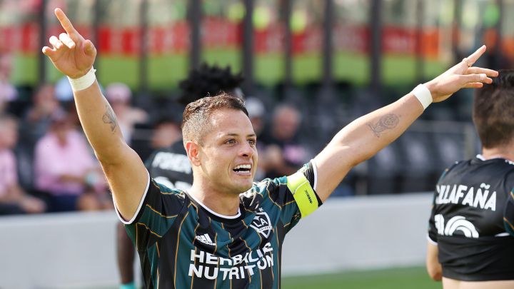 Chicharito marcó un doblete por primera vez en dos años