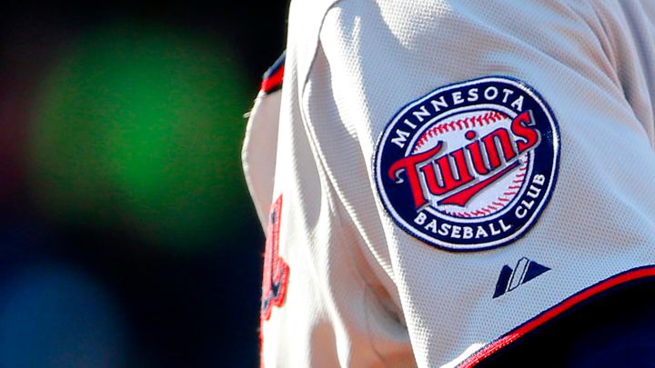 Logo de los Twins en franela del equipo
