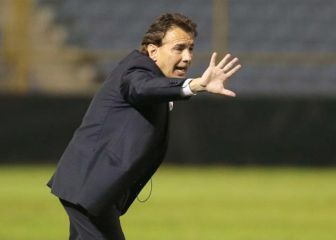 Oficial: Carlos de los Cobos deja de ser DT de El Salvador