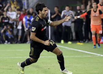 Bradley: “Carlos Vela y Diego Rossi son duda para el sábado”