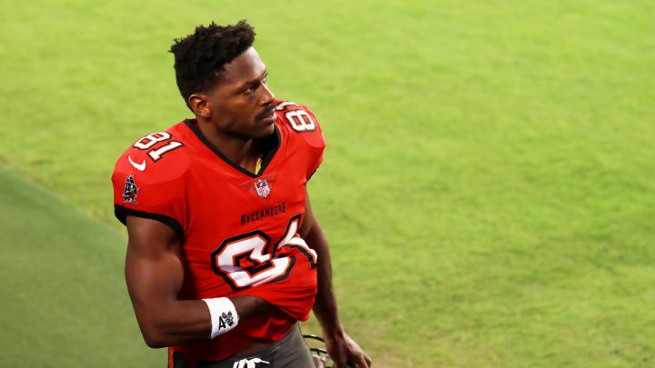 Antonio Brown con los Buccaneers