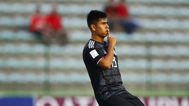 Jonathan Dos Santos: "Ojalá Efraín Alvarez decida quedarse con México"