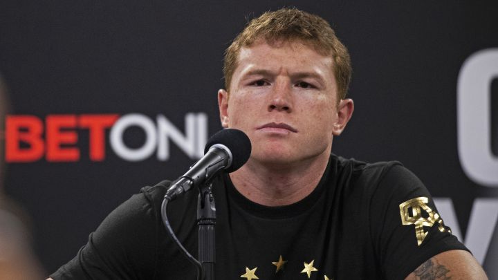 Canelo Álvarez en conferencia de prensa.