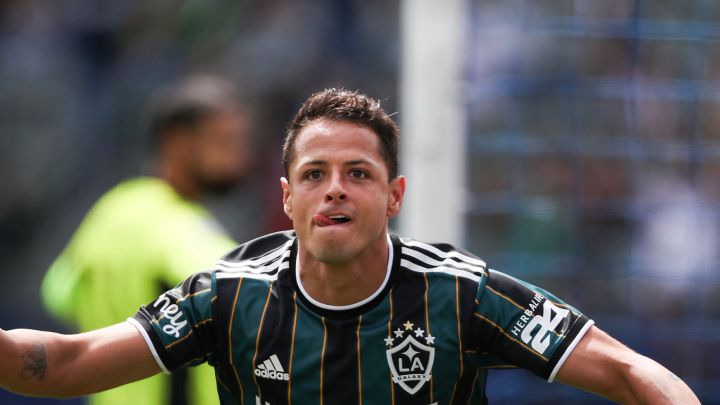 Javier "Chicharito" Hernández festeja su segundo gol de la tarde con LA Galaxy ante New York Red Bulls en el Dignity Health Sports Park.