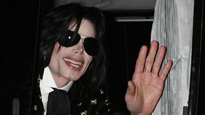 Empresas de Michael Jackson no tendrán que responder por acusaciones de abuso