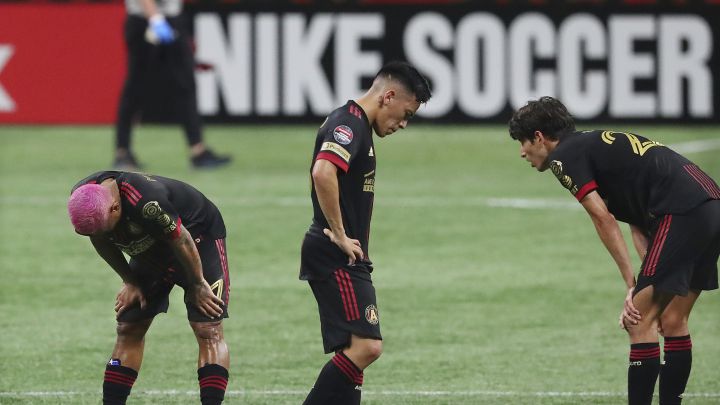 Josef Martínez, Ezequiel Barco y Jürgen Damm en reacción tras la caída de 0-3 en casa ante Philadelphia Union en la Concacaf Champions League.