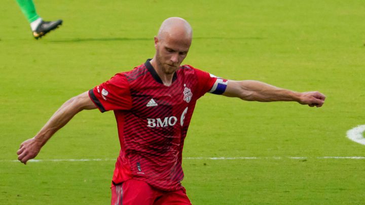 Michael Bradley en duelo de Toronto FC ante Vancouver Whitecaps en el Explorer Stadium de Orlando, Florida.