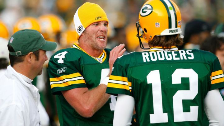 Aaron Rodgers y Brett Favre con los Packers