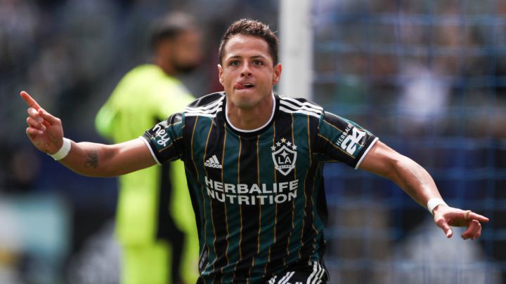 Chicharito Hernández: "Sería fantástico que Vela pudiera jugar 'El Tráfico'"