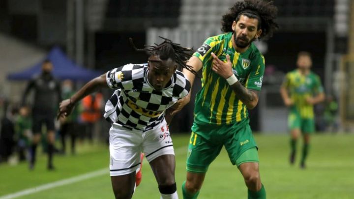 Elis se convirtió en la figura y goleador del equipo durante las últimas semanas.