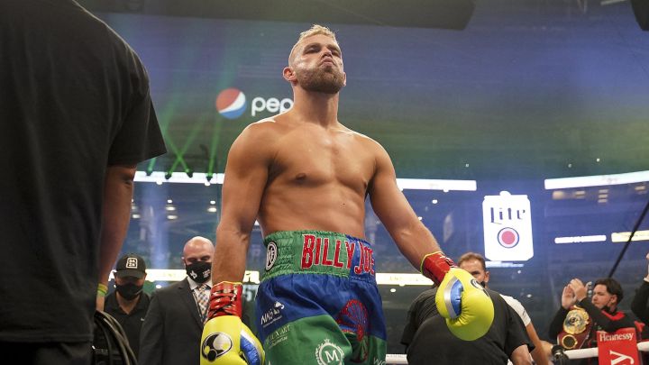 Saunders salió lastimado del ojo y ya no apareció para el noveno round.