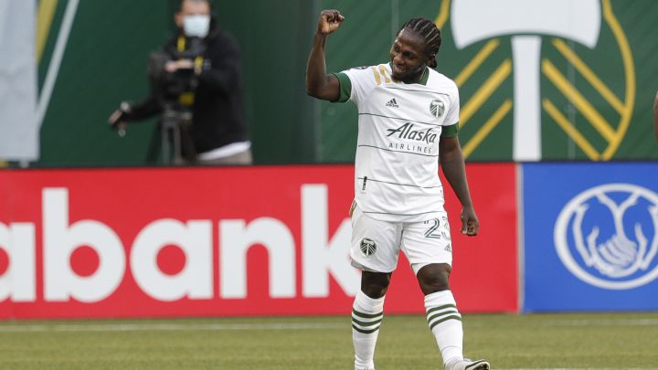 Yimmi Chará festeja uno de sus goles con la playera de Portland Timbers.