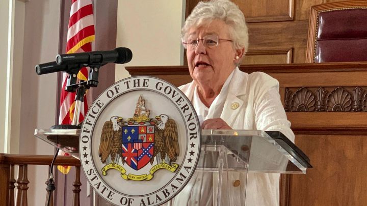Kay Ivey, gobernadora de Alabama