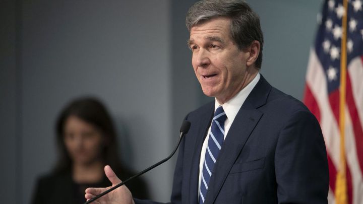 Gobernador de Carolina del Norte, Roy Cooper