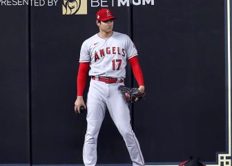 Ohtani juega como jardinero tras lanzar 10 K con los Angels
