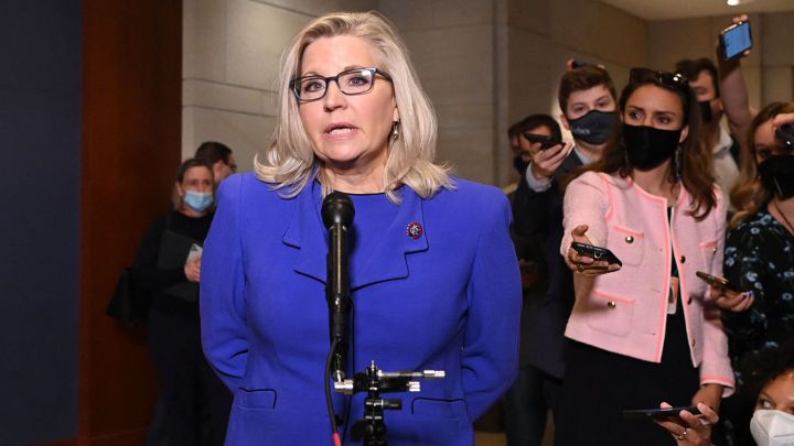 ¿Cuánto dinero ha ganado Liz Cheney como presidenta del Partido Republicano?