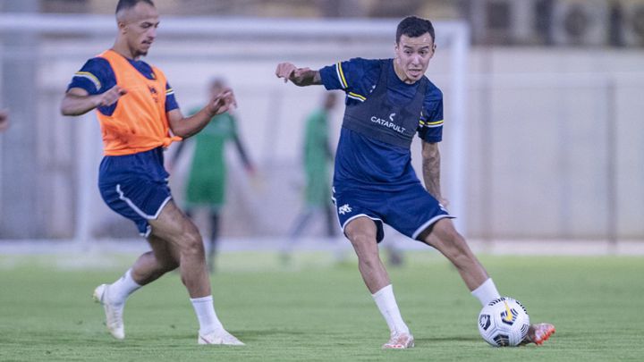 Alejandro "Kaku" Romero en entrenamiento de Al-Taawoun en Arabia Saudita..