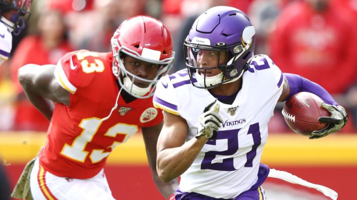 Mike Hughes con los Vikings