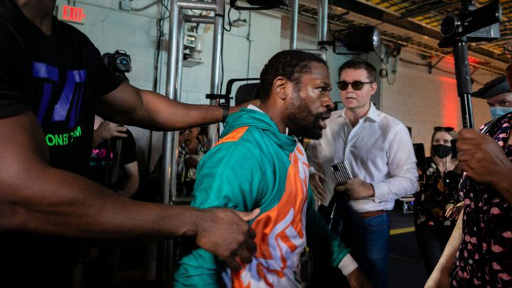 Jake Paul: "No pensé que Maywether se iba a enojar tanto por una gorra"