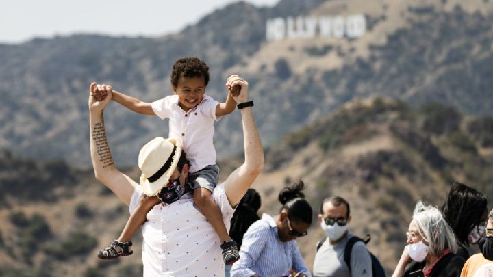 California levantará el requisito de uso de mascarilla hasta el 15 de junio.