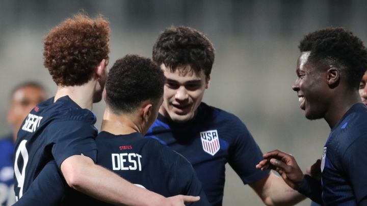 Sergiño Dest encabeza lista de USMNT para amistoso ante Suiza