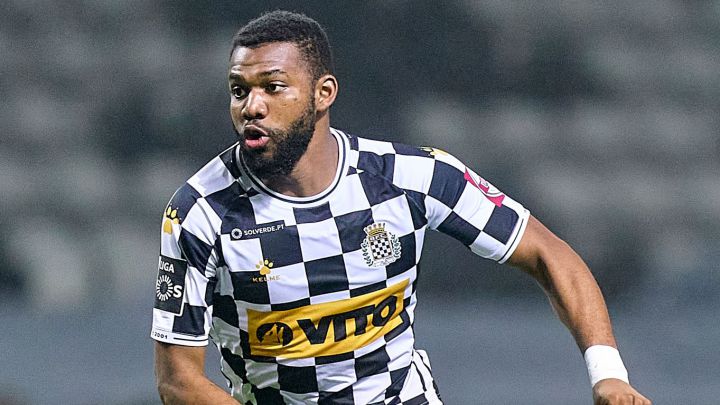 Jorge Benguché en duelo de la Liga NOS de Portugal con Boavista ante el Sporting en el Estadio do Bessa Seculo XXI.