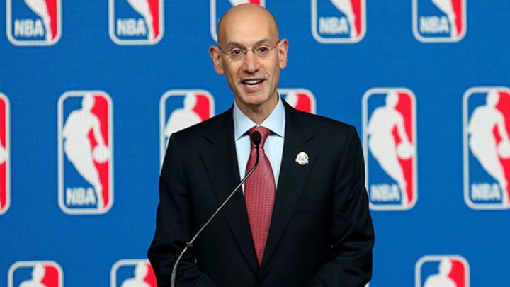 Adam Silver en conferencia de prensa de la NBA
