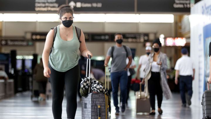 Restricciones de viaje de los CDC por país: ¿a dónde pueden viajar los ciudadanos estadounidenses este verano?