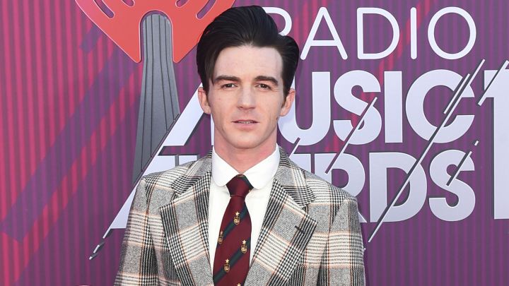 Drake Bell fue arrestado en Cleveland, Ohio, por los delitos de difusión de material dañino para niños y poner en peligro a menores.