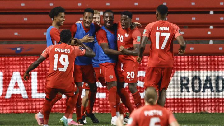 Jonathan David celebra gol ante Surinam de la segunda mitad de su último duelo en la primera ronda de Eliminatorias.
