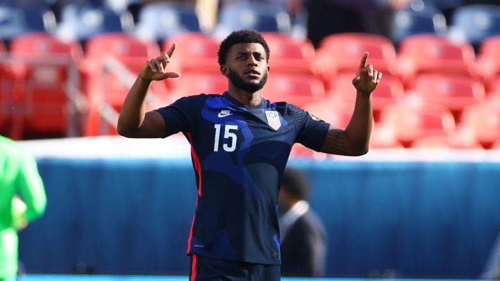 Mark McKenzie durante la semifinal del Final Four de la Concacaf Nations League, entre USMNT y Honduras.