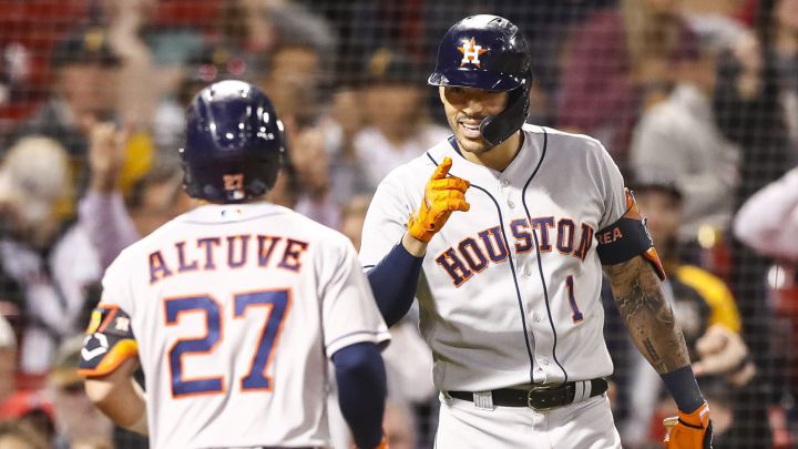 Carlos Correa y José Altuve con los Astros