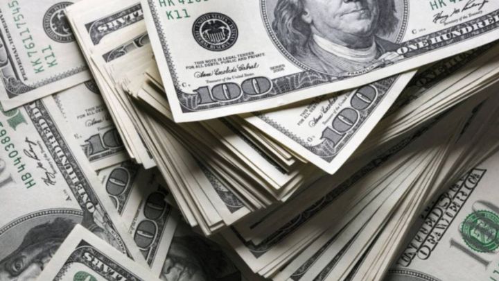 Según expertos, aproximadamente el 50% del dinero destinado a los beneficios por desempleo pudo haber sido robado o fraudulento.