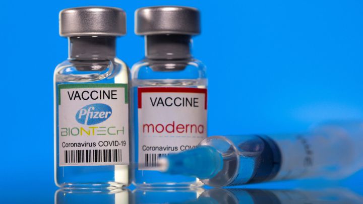 Coronavirus EE.UU: Efectos secundarios de la vacuna Pfizer vs Moderna