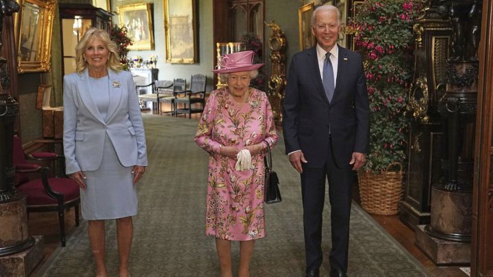 El presidente de los Estados Unidos, Joe Biden, y la primera dama, Jill Biden, se reúnen con la reina Isabel II