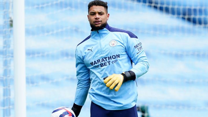 Manchester City destaca las mejores atajadas de Zack Steffen