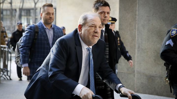 Harvey Weinstein, quien fue declarado culpable por delitos sexuales en Nueva York, será extraditado a California para ser juzgado por 11 cargos de agresión sexual