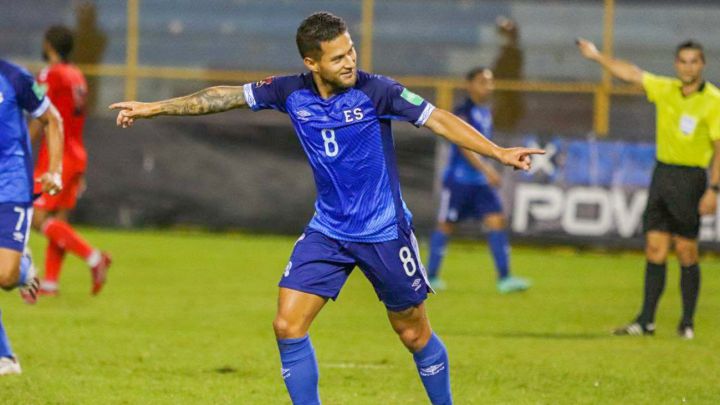 Joshua Pérez celebra el primer gol de El Salvador en juego de vuelta de Eliminatoria CONCACAF ante St. Kitts y Nevis en el Cuscatlán.