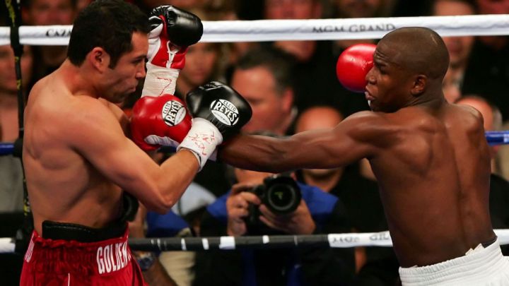 De la Hoya saldrá del retiro y quiere a Mayweather para un duelo de exhibición.