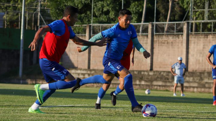 David Rugamas en entrenamiento de El Salvador de cara al amistoso con Guatemala en Los Ángeles.