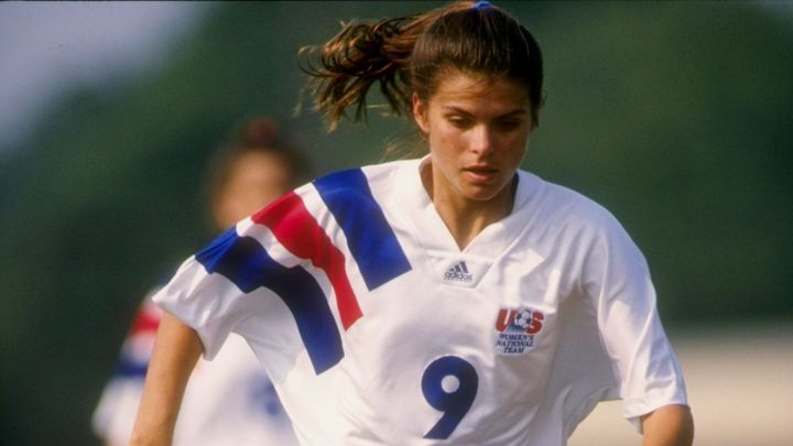 Mia Hamm en partido de USWNT ante Canadá.