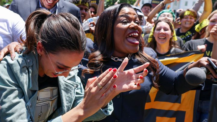 ¿Quién es Cori Bush, la congresista que ha criticado en Twitter las celebraciones del 4 de julio?