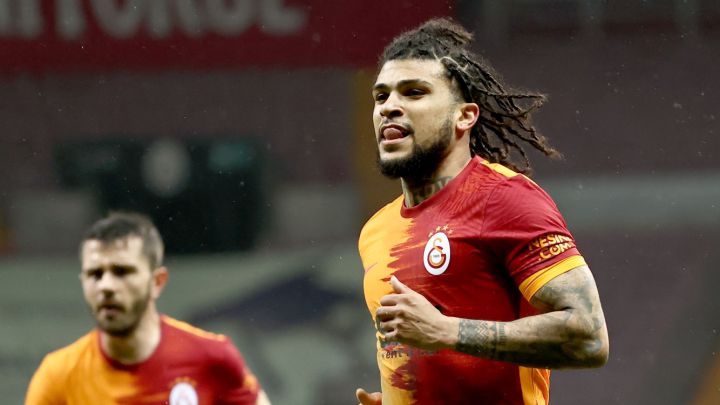 DeAndre Yedlin celebrando su gol en encuentro de Galatasaray ante Rizespor en la liga turca.