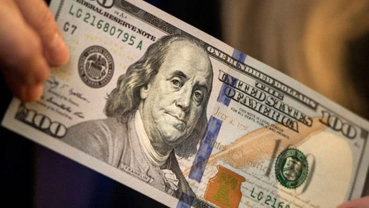 Billete de cien dólares estadounidenses