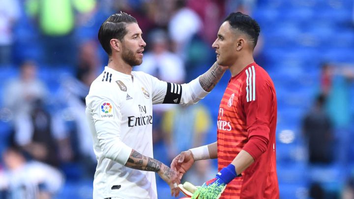 Keylor Navas le da la bienvenida a Sergio Ramos en el PSG