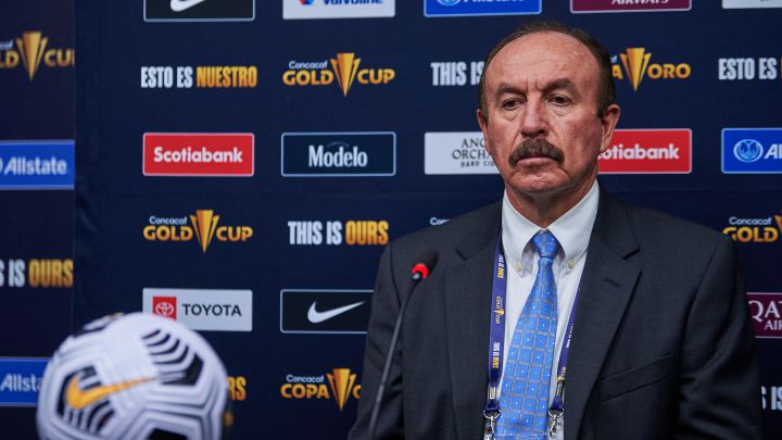 Rafael Loredo en conferencia de prensa tras la derrota de Guatemala ante El Salvador en Copa Oro.