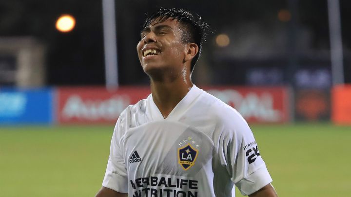 LA Galaxy renueva a Efraín Álvarez hasta 2023